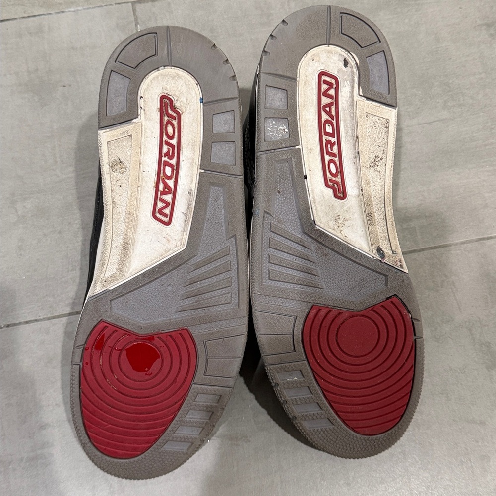 Air Jordan 3 Retro OG "Black Cement" - Picture 3 of 8